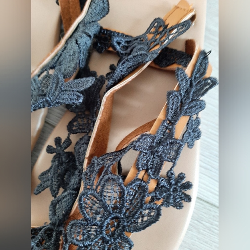 Sandals - Picture 3 of 4